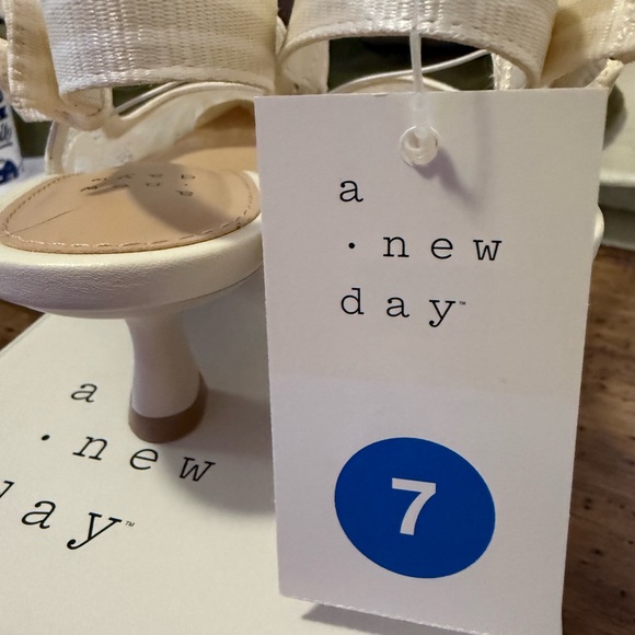 A new Day raffia Milan sling back pumps NEW in box - Picture 9 of 9